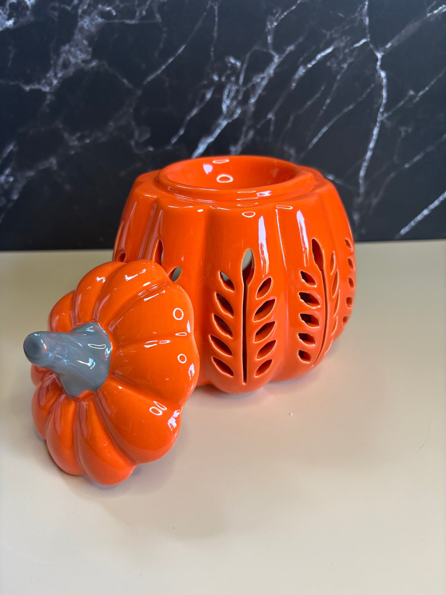 Wax burner pumkin