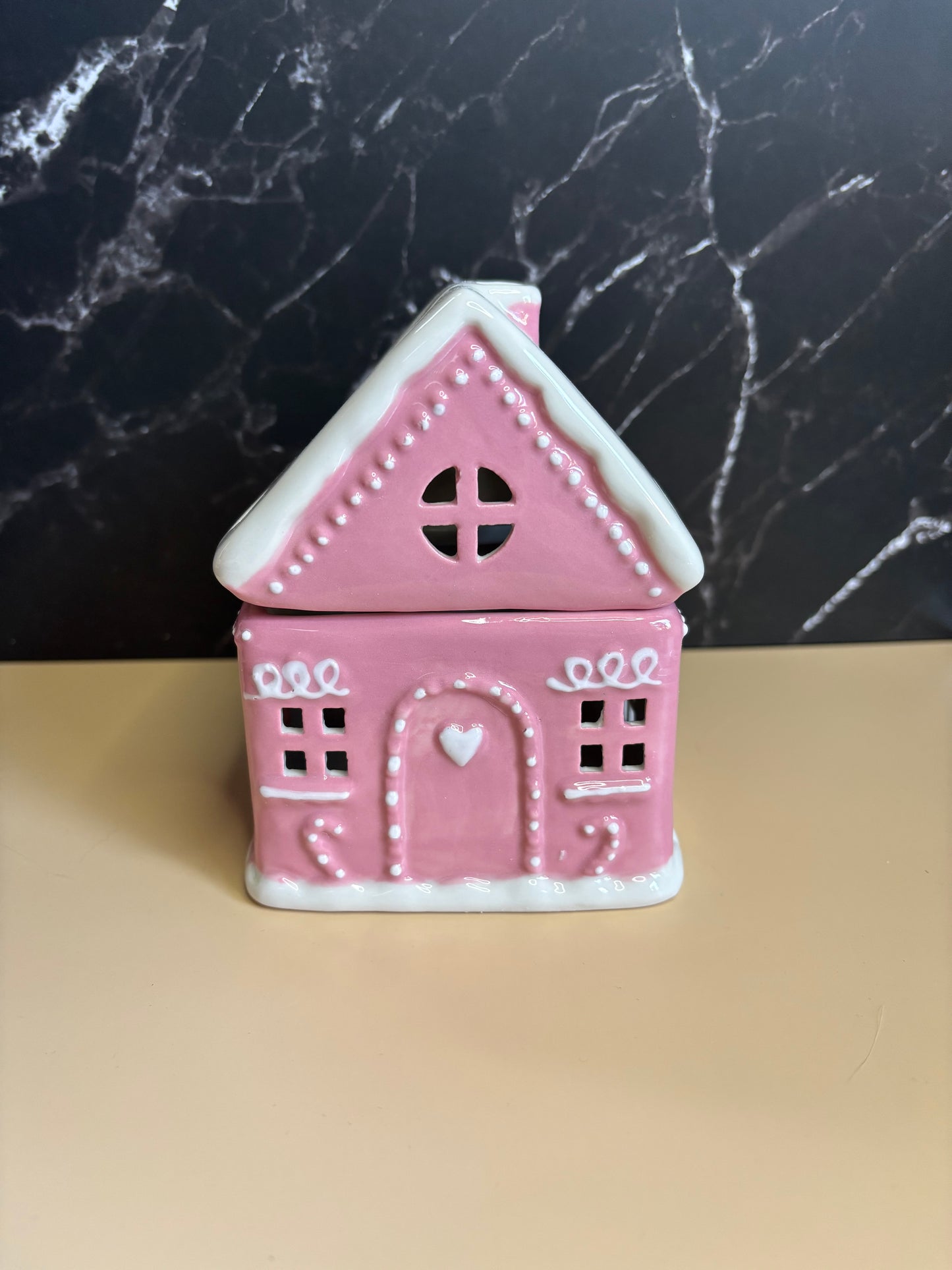 Cute pink house waxmelt burner