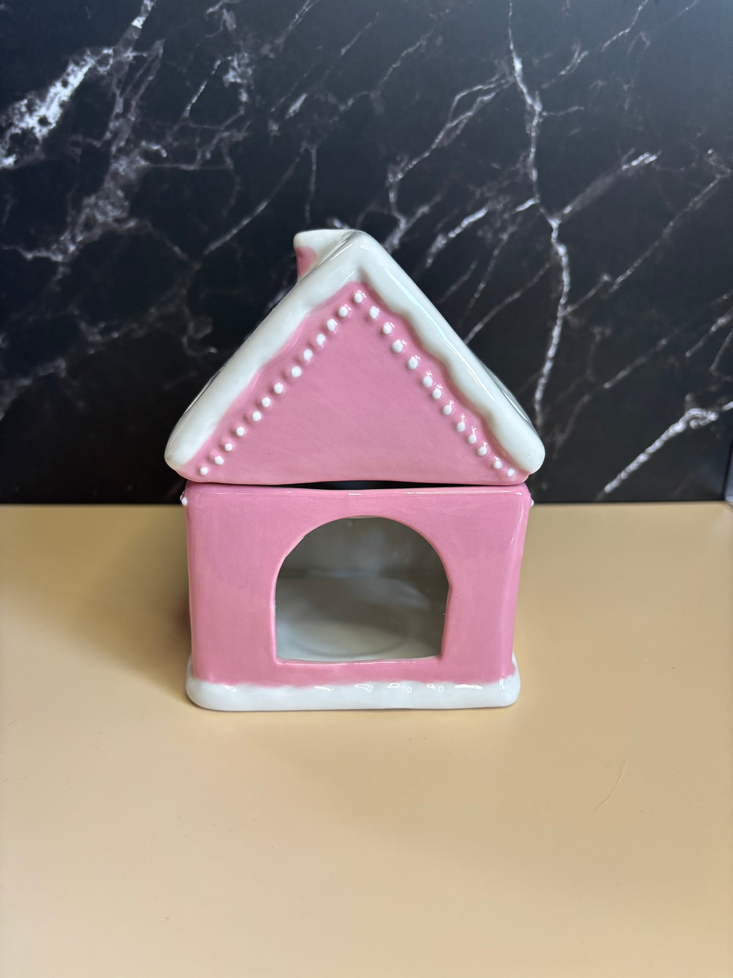 Cute pink house waxmelt burner