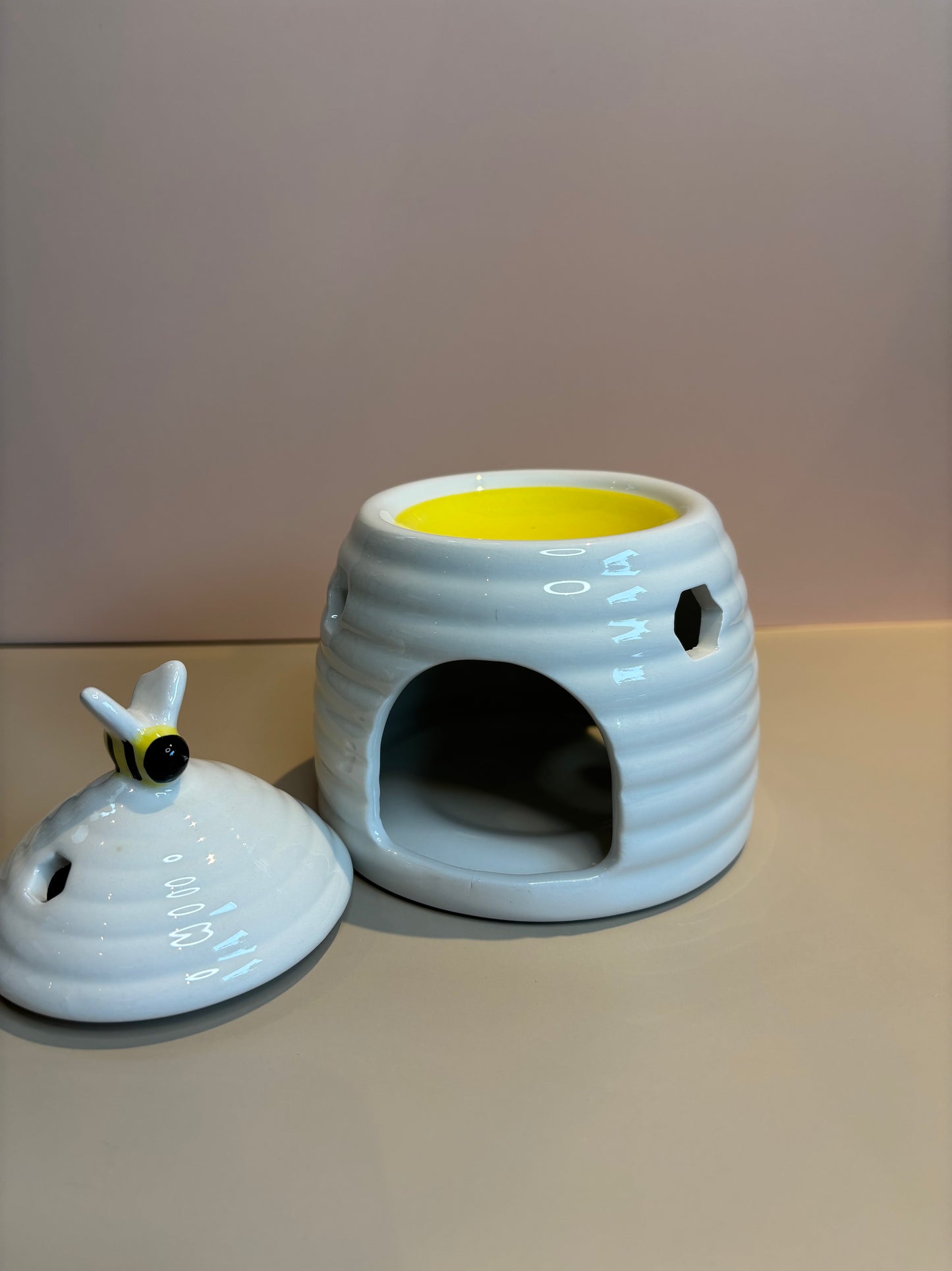 Wax burner Beehive
